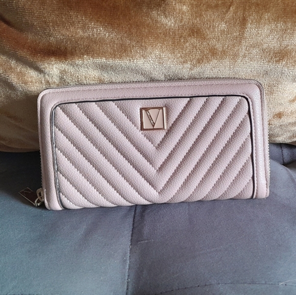 Victoria's Secret Quilted Blush Wallet EUC - Picture 1 of 7